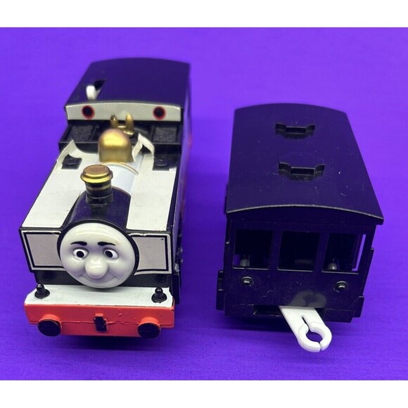 Thomas & Friends Trackmaster Motorized Fearless Freddie w/Black Car - Picture 8 of 8